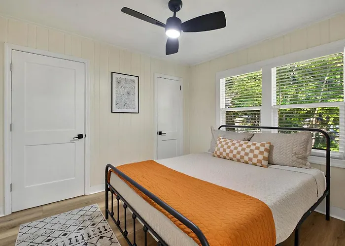 Holiday home It's A Vibe- Less Than 10mins Capital,hospitals,famu,&fsu